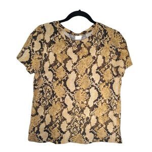 *3/15* HM Snake Print Tee Small